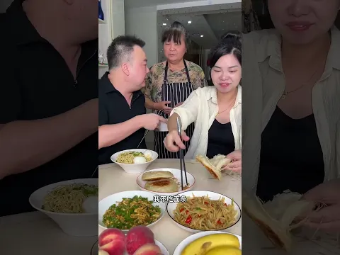 My stingy husband wanted me to eat mustard noodles, but he ate them himself
