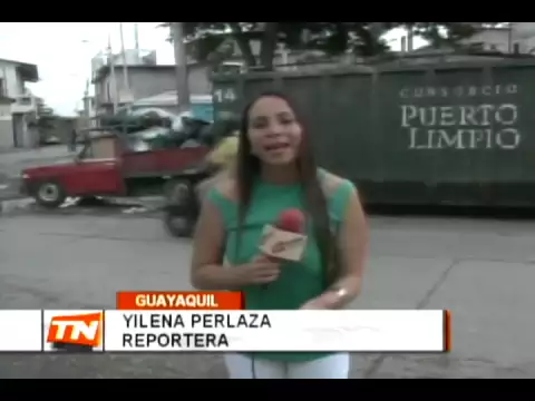 Moradores de la Martha de Roldós denuncian mal uso de contenedores