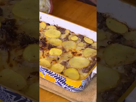 إذا عندك بطاطا ولحمة مفرومة… جرّب هالوصفة بالفرن! 🔥 #شيف_احمد #food  #مطبوخه