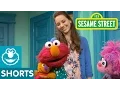 Download Lagu Sesame Street: How do Elmo and Abby Get Ready for Bed?