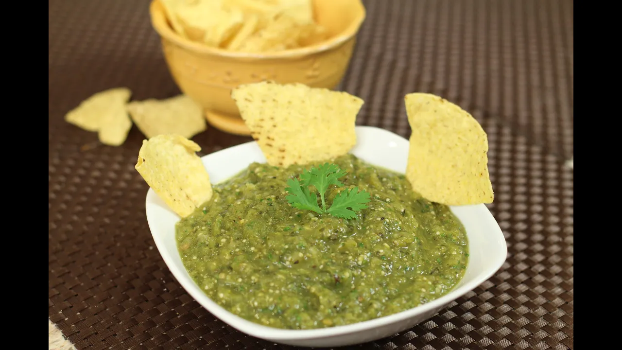 Verde Salsa With Tomatillos, Chile Peppers And Garlic by Rockin Robin