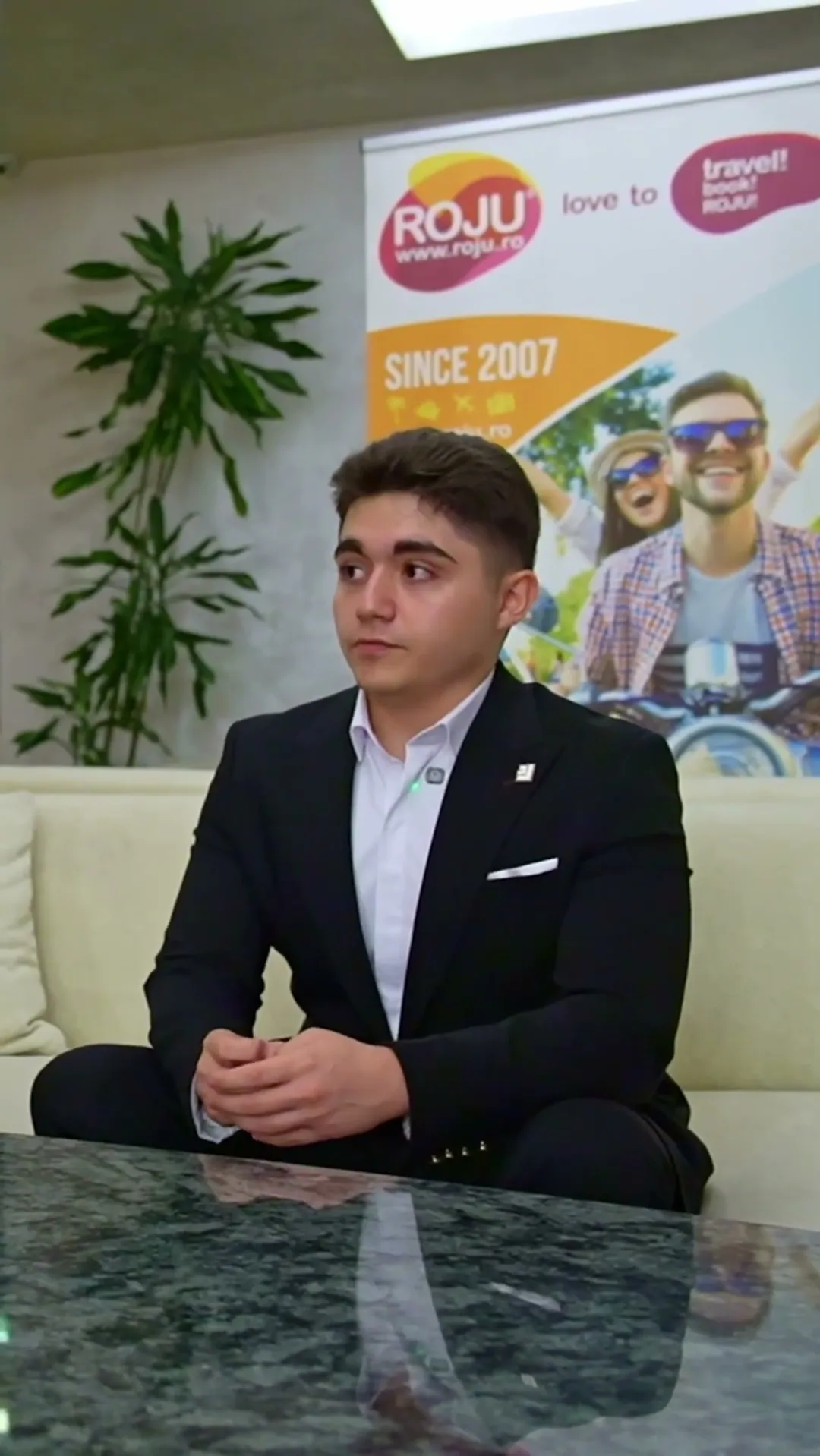 Absolvent din clasa a 12-a povestind despre petrecerea de la banchetul promoției 2026