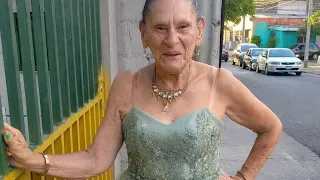 Yajaira la bailarina del pueblo se desató moviendo el botecito 