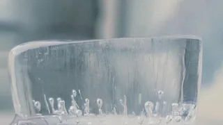 ذوبان ألثلج مع موسيقى حزينة تصويري دندنها