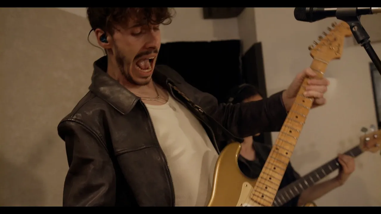 Saults - Only Place To Hide (Live at That Sound Studio, London) Saults - Only Place To Hide (Live at That Sound Studio, London)