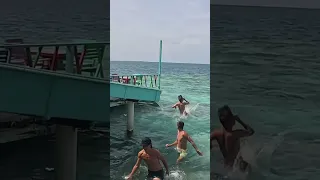 King LEWEY Island, Belize