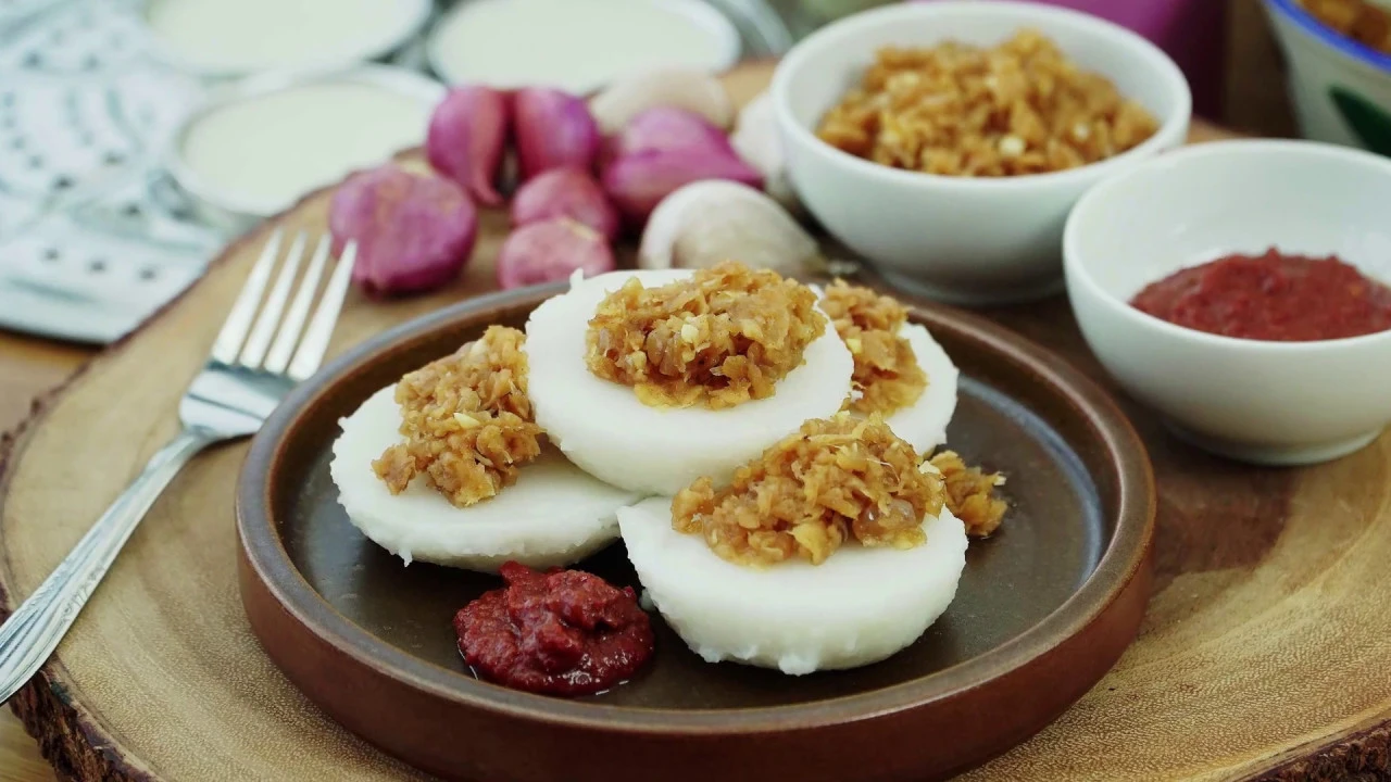 Teochew Chwee Kueh (Steamed Rice Cakes) - 