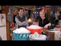 Download Lagu Phoebe Is in Charge of Cups and Ice | Friends