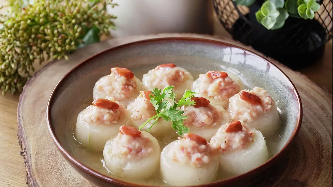 Steamed Winter Melon Stuffed with Prawns - 