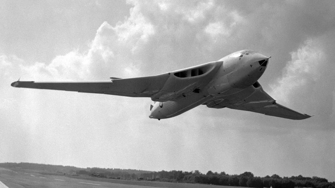 Britain's Highly Unusual Crescent-Wing Victor Bomber