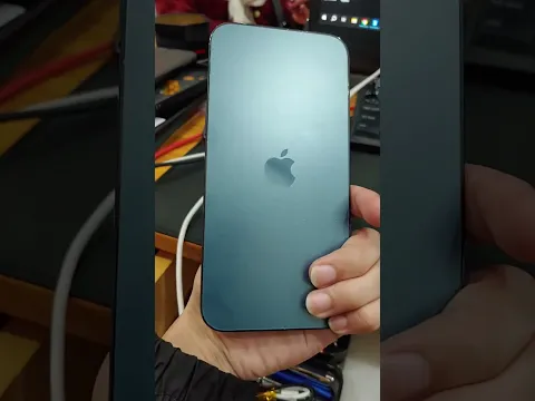 🤯 هذا الآيفون لا يحتوي على كاميرا! لماذا؟ 📵