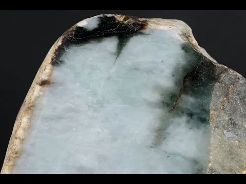 ミャンマー産 翡翠 原石 一面研磨 273g｜天然石通販 キラリ石