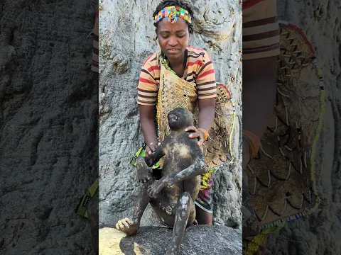 Hadzabe woman food preparation 🌿🔥#fyp #reels