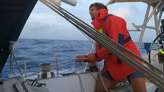 Ep. 346 Sailing alone with a broken auto-pilot – Hand steering for days