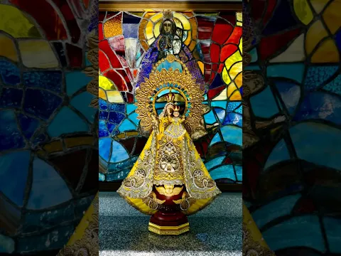 La virgen de la caridad del cobre acompañara a Celia Cruz en su descanso eterno.