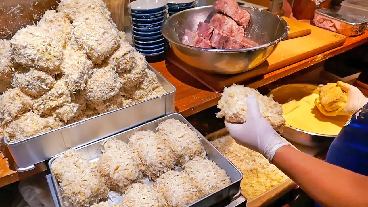 Japanese Food - GIANT SUMO WRESTLER PORK CUTLETS Osaka Japan
