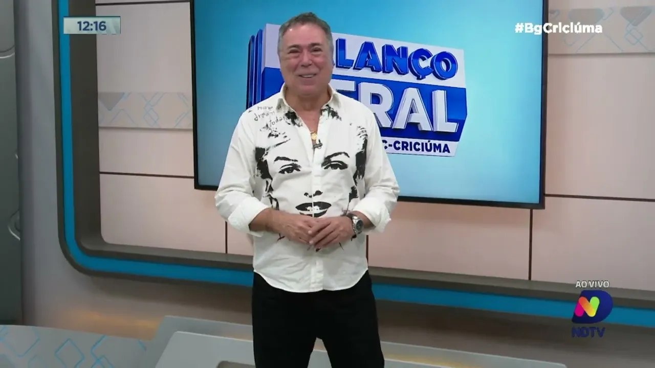 Ney Lopes: Maior empresa de transporte de SC pinta caminhão de Rosa com uma mulher na boleia