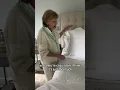 Download Lagu Oma Gail bekritiseert de beddengoedopstelling van mijn ouders