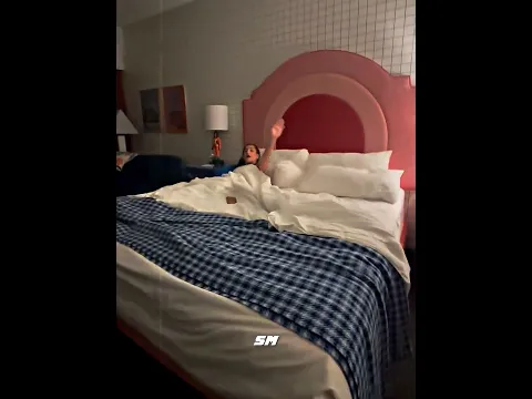 Her Sister Woke Up Completely Terrified Thinking She Slept In The Wrong Hotel Room