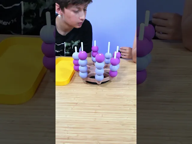 3D ROUND 8 PEGS FOUR IN A ROW GAME video thumbnail