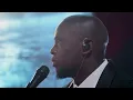 Zaza Mokhethi Uphakeme (Live) [Feat. Thina Zungu]