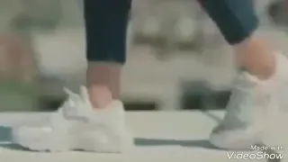 لاتنسى انا شلتك جوا عيوني لاتنسى دندنها