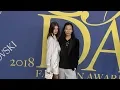 Video di Kaia Gerber and Alexander Wang at the 2018 CFDA Fashion Awards red carpet in New York