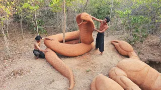 2 Men Build Most Beautiful Snake Mud Near Scorpio In Jungle