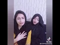 Download Lagu 2 Famous TikToker Girls | Qasida Syedan Di Nokri Zindgi Sawar Desiya
