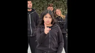 بتهددني انا    دندنها