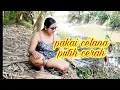 Download Lagu Tante lala mancing, pakai warna putih terang