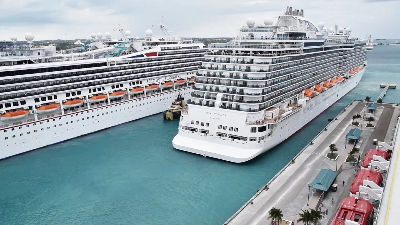 Royal Princess Cruise Ship Docking in Nassau Bahamas (HD)