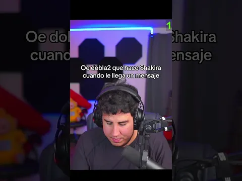 dobla2 que hace Shakira cuando le llega un mensaje