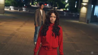 بنت بتتحول شيطانة بالليل أبوها بيجيب حارس يحميها لكن الصدمة لما الحارس بيكتشف انها بتتحول 