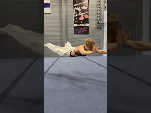 Explosive push-up combos = Instant superhero energy💫 #workout #challenge #motivation #calisthenics
