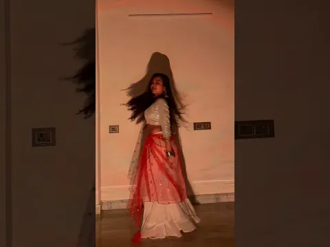 Dhak Dhak Karne Laga | Old Bollywood Song | Transition Video | Bollywood Dance Cover | Old Songs