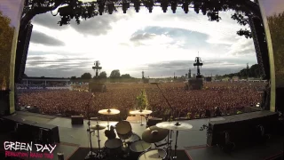 green day crowd singing bohemian rhapsody live in hyde park 2017 