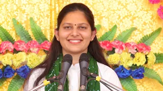 when a parrot heard the story how it became popular the parrot is roaring didi priyanka ji 