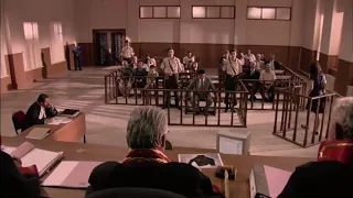 واقف مصدوم في مرايتي ايزيل 