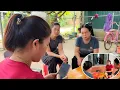 Download Lagu Mrs. Thuy came to ask for help from the homeowner's daughter to redeem the house.
