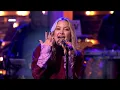 Download Lagu Kate Hudson sings Ariana Grande, edited performance only of '7 Rings' on That's my Jam
