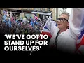 Download Lagu Protesters clash in Glasgow as immigration tensions rise in Scotland