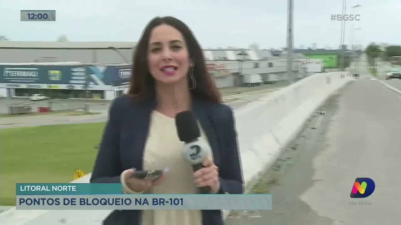 Confira os pontos da BR-101 bloqueados no Litoral Norte de SC