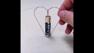 تجربة توضح تأثير المجال المغناطيسي 