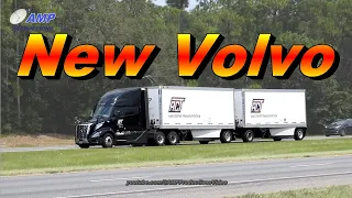 Black Volvo VNL Wiggle Wagon AAA Cooper Truckspotting 81524