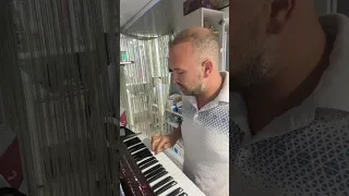 فاكر   إليسا دندنها