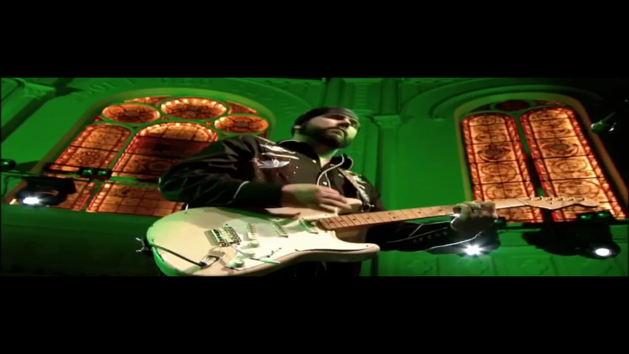 Live - Lightning Crashes - Live At The Paradiso Live - Lightning Crashes - Live At The Paradiso