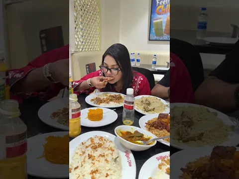 খাবার সামনে থাকলে কাউরেই চিনিনা 😂