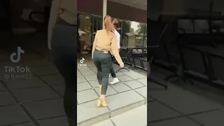 الله عطاك الحلال وزين منك وفيك 