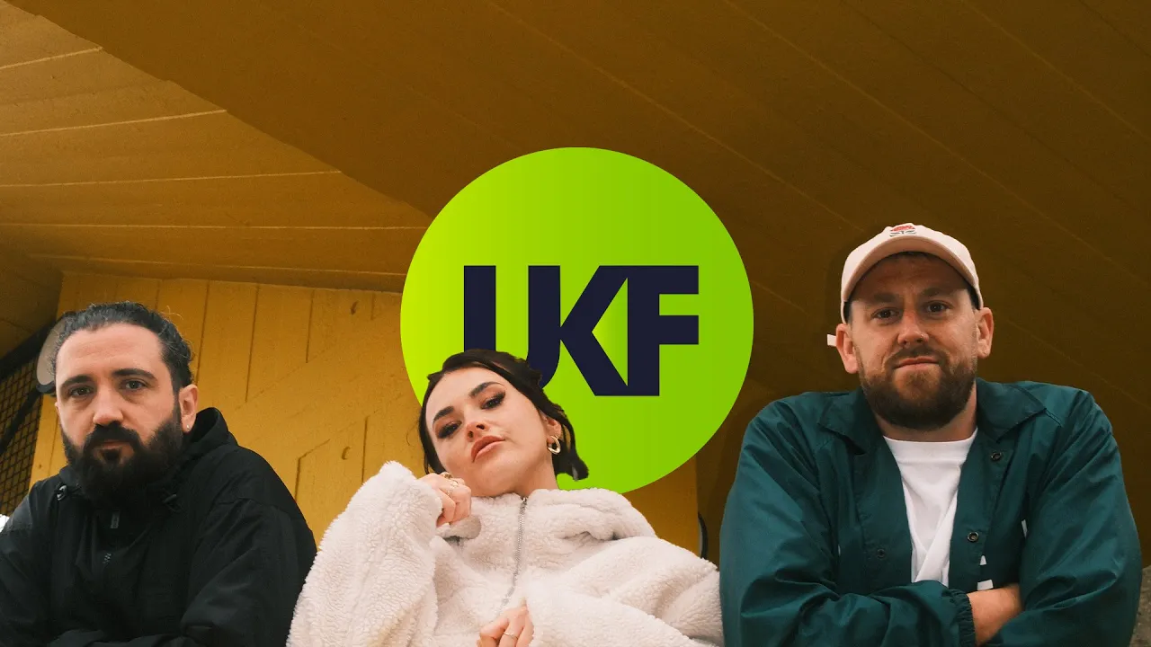 Freaks & Geeks & Sophie-Grace - Hooked (On A Feeling)